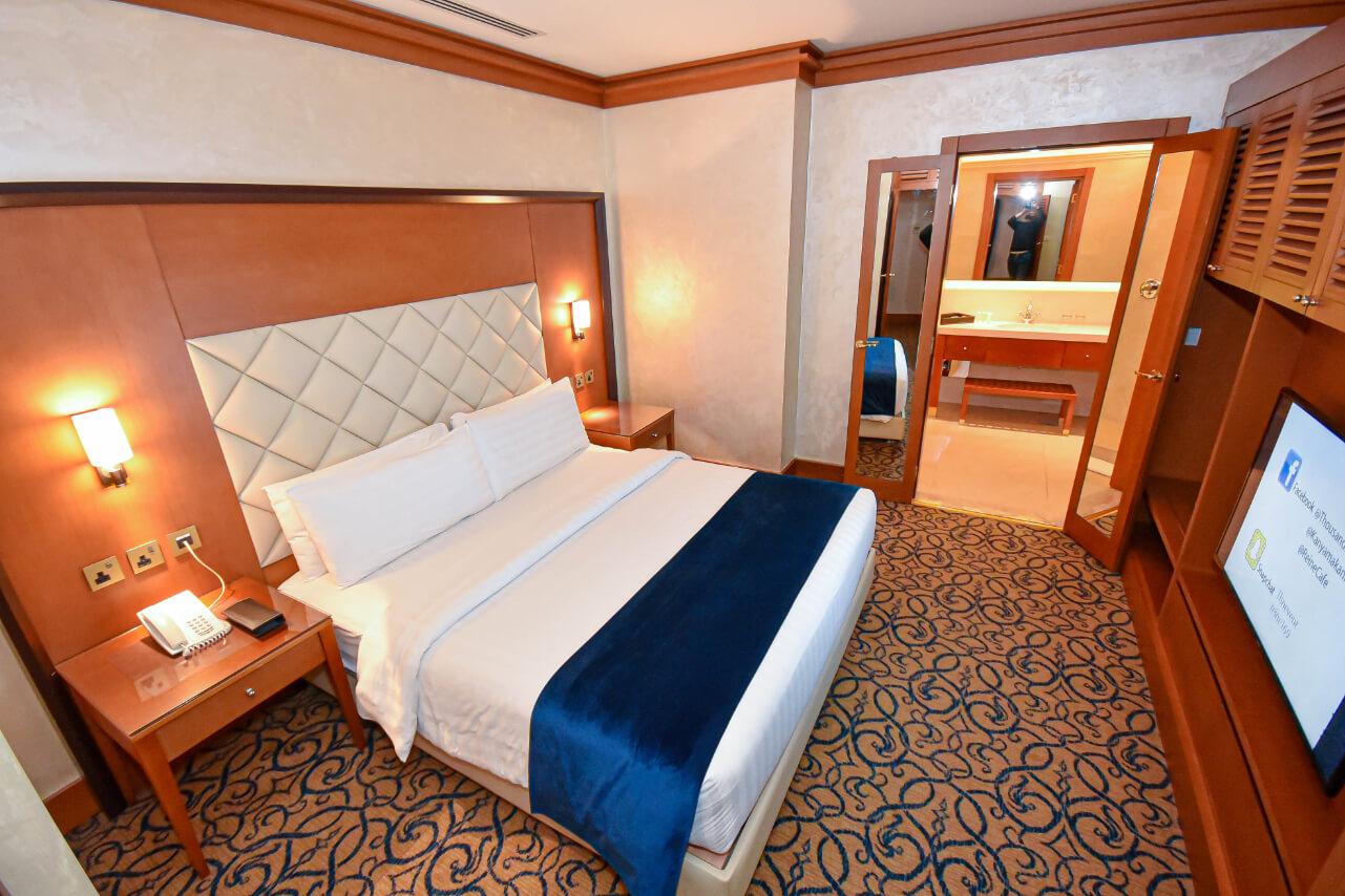 Thousand Nights Hotel Amman Exterior photo A bedroom in the hotel