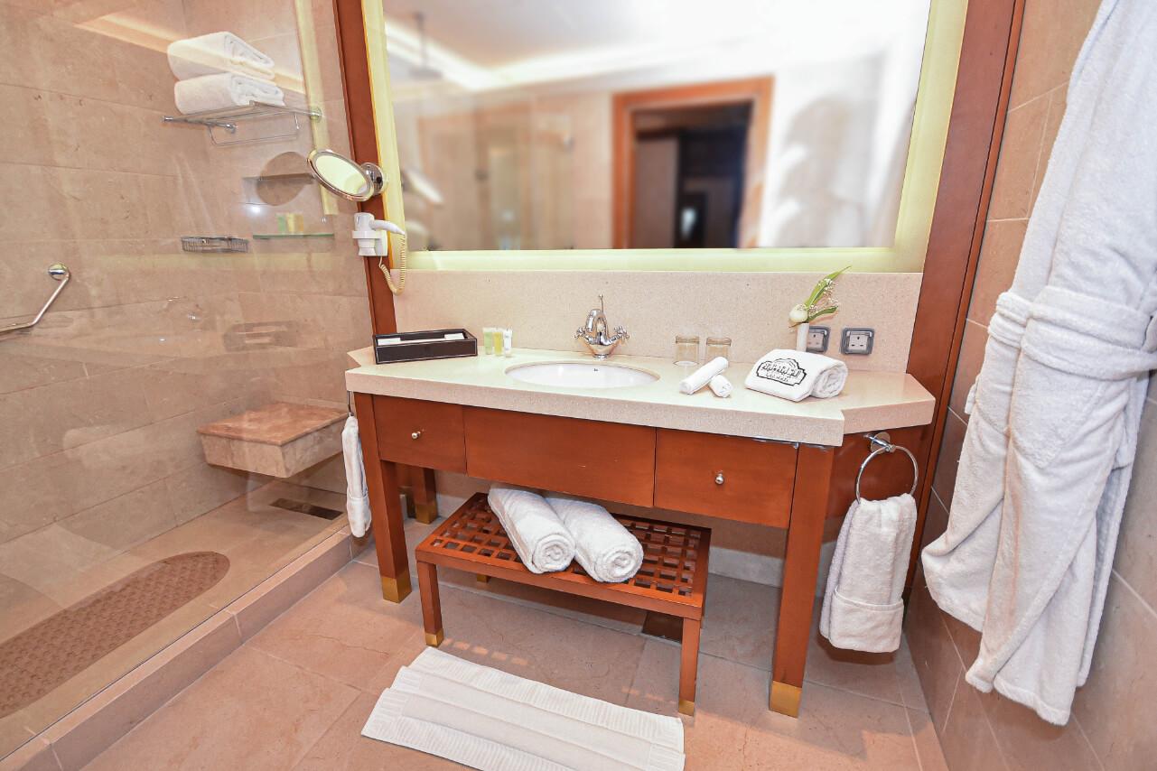 Thousand Nights Hotel Amman Exterior photo Bathroom