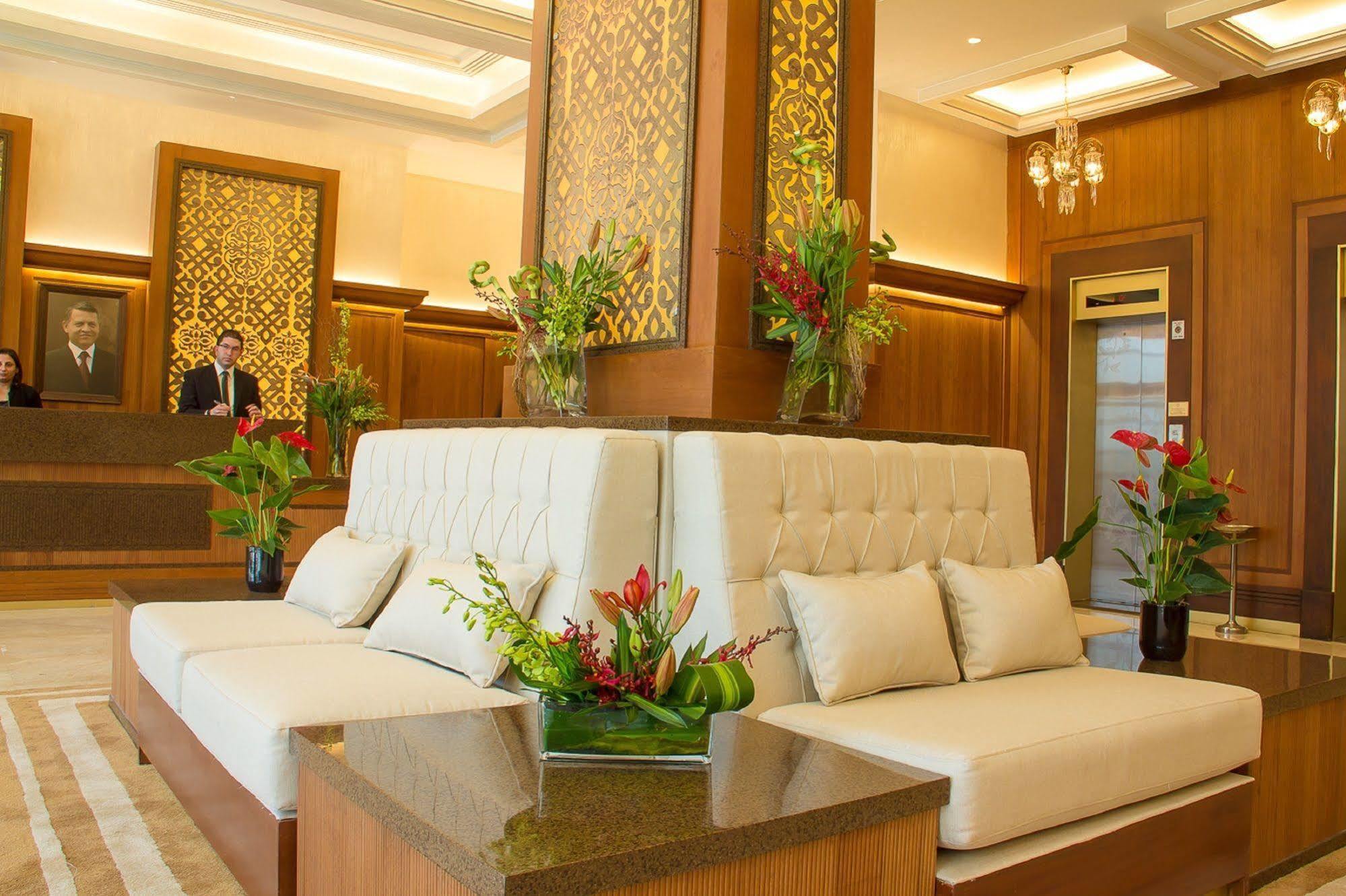 Thousand Nights Hotel Amman Exterior photo Lobby